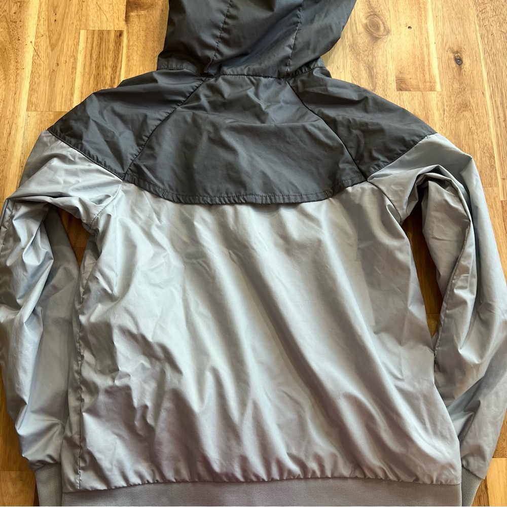 Nike Gray Windbreaker Jacket Lightweight Athletic Wear - Picture 5 of 6